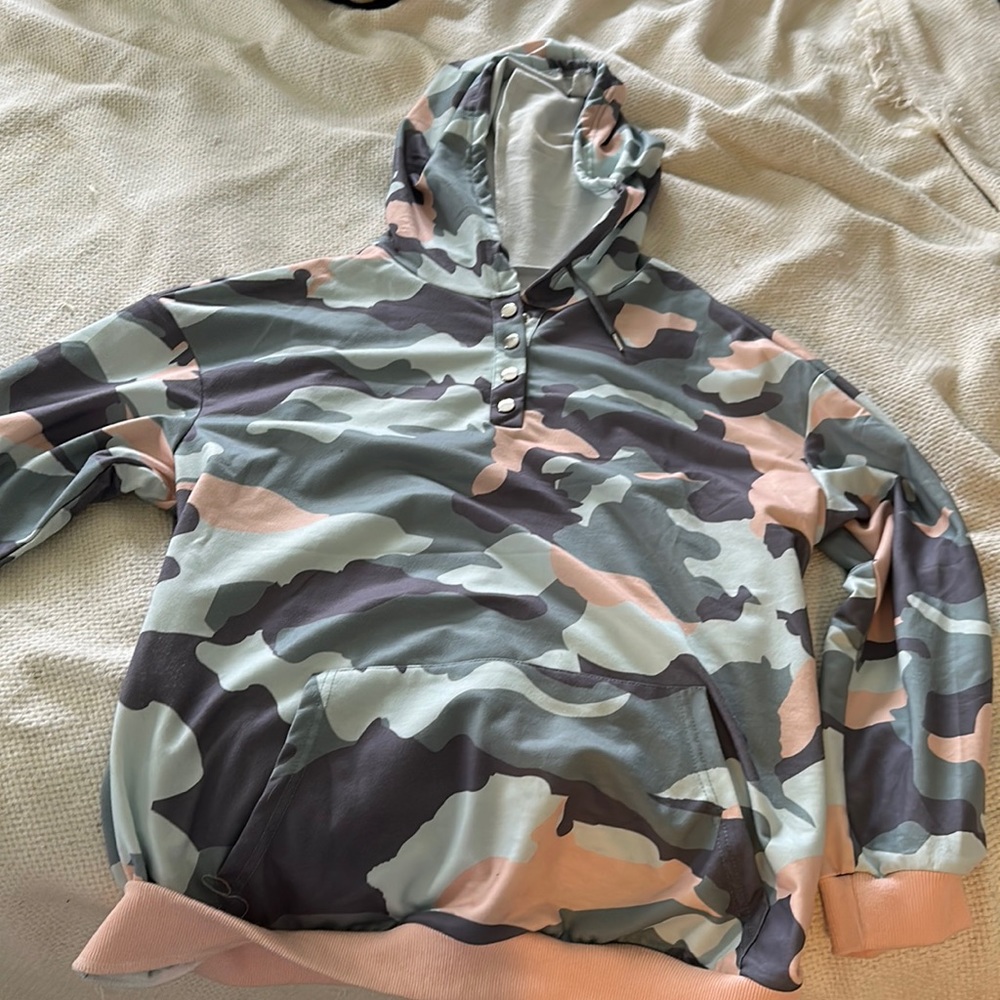 Sweatshirt
